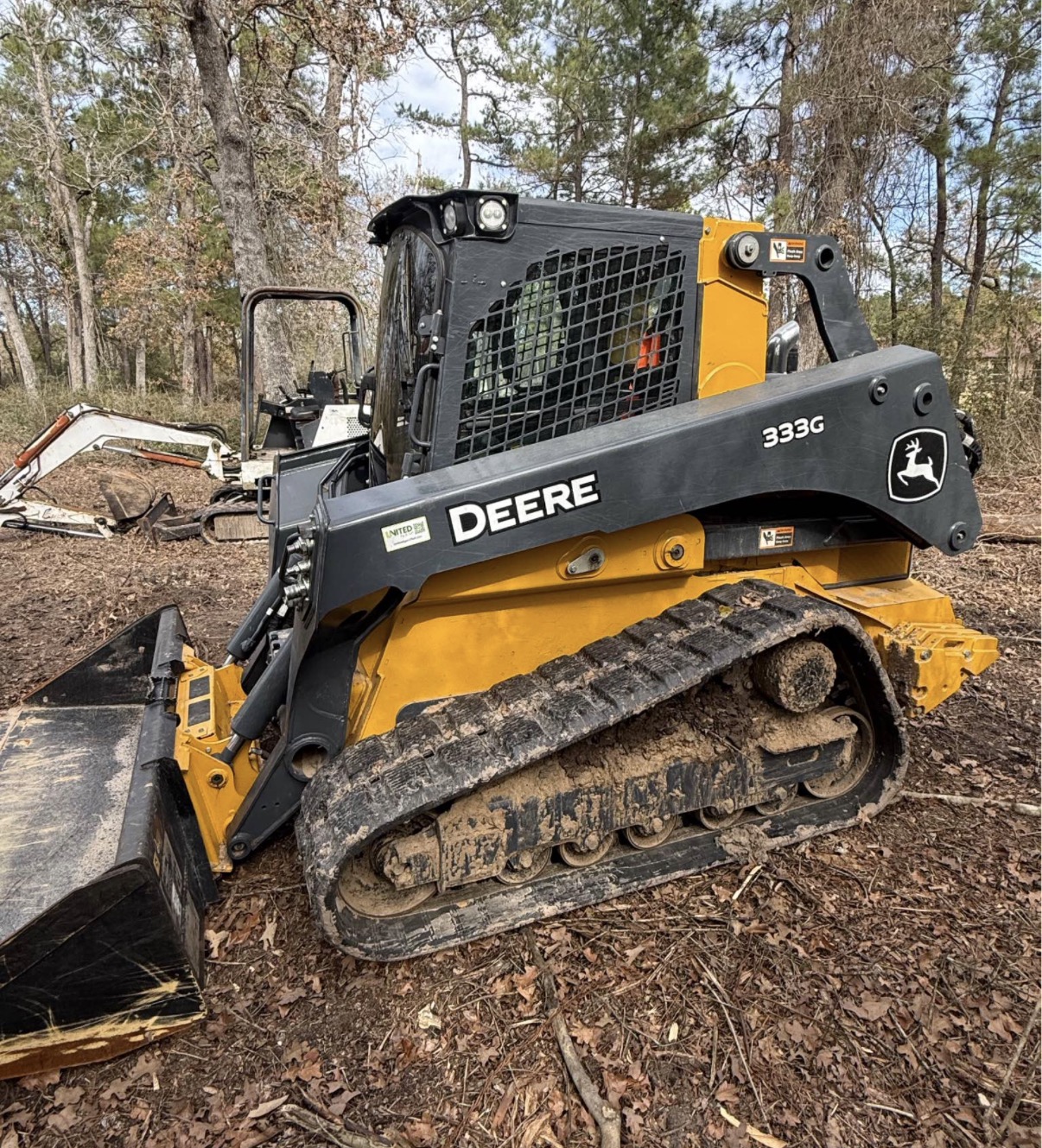 2023 DEERE 333G - view 2 of 6