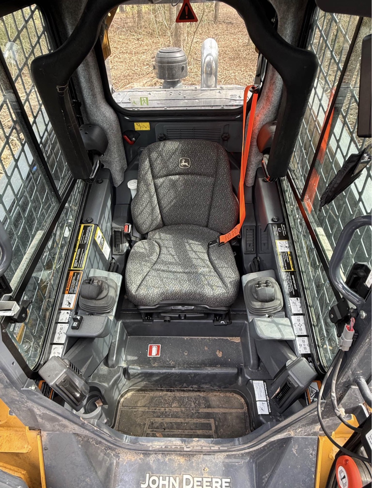 2023 DEERE 333G - view 5 of 6