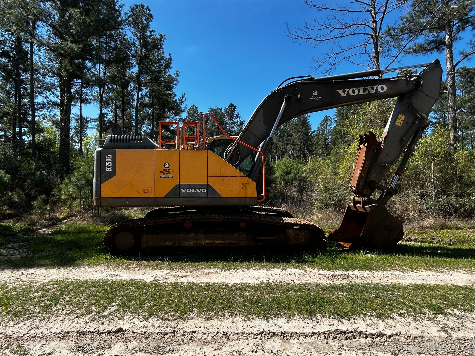 2018 VOLVO EC250EL - view 2 of 9
