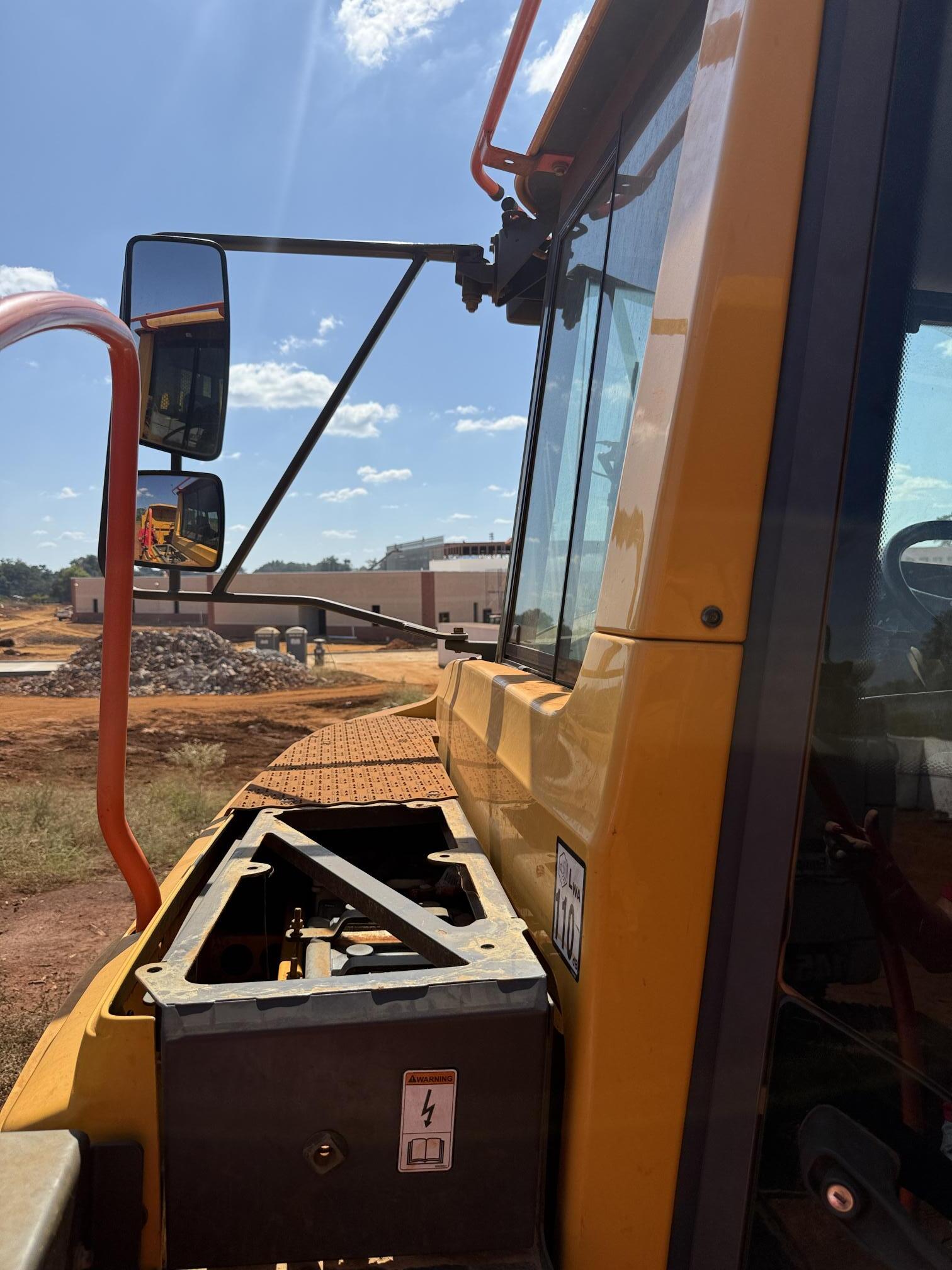 2021 VOLVO A25G - view 18 of 24