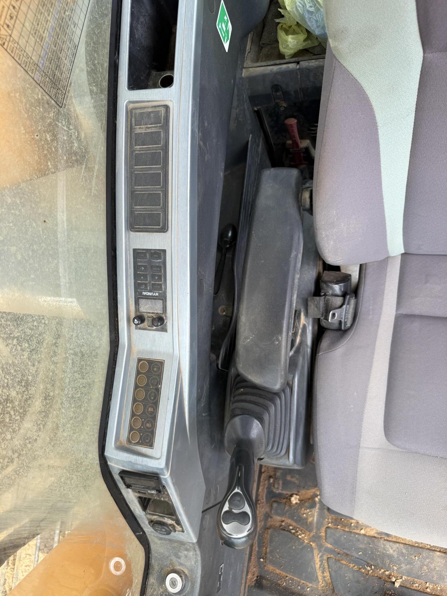 2017 HYUNDAI ROBEX 480LC - Image 32