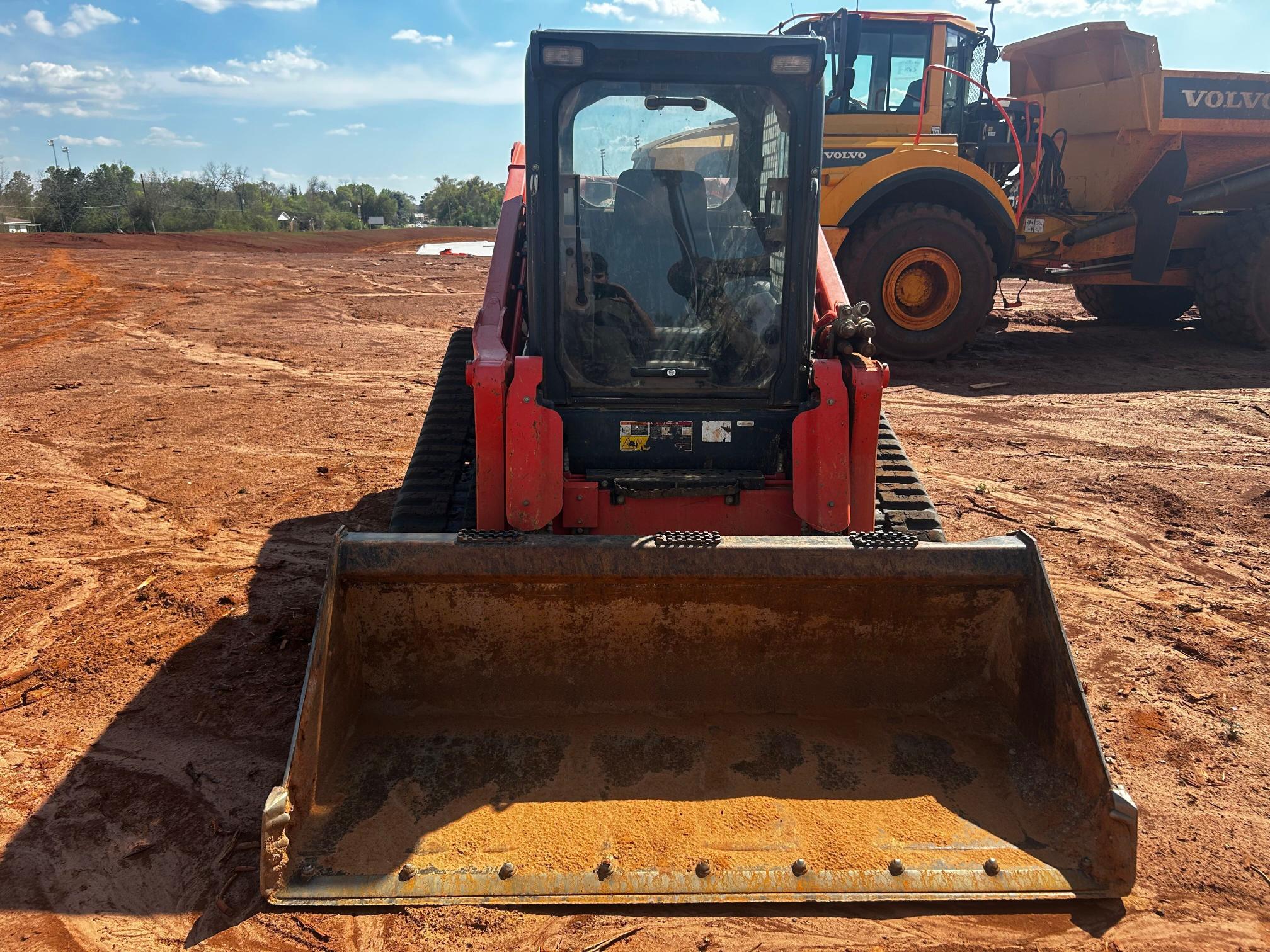 2024 KUBOTA SVL97-2 - view 3 of 5