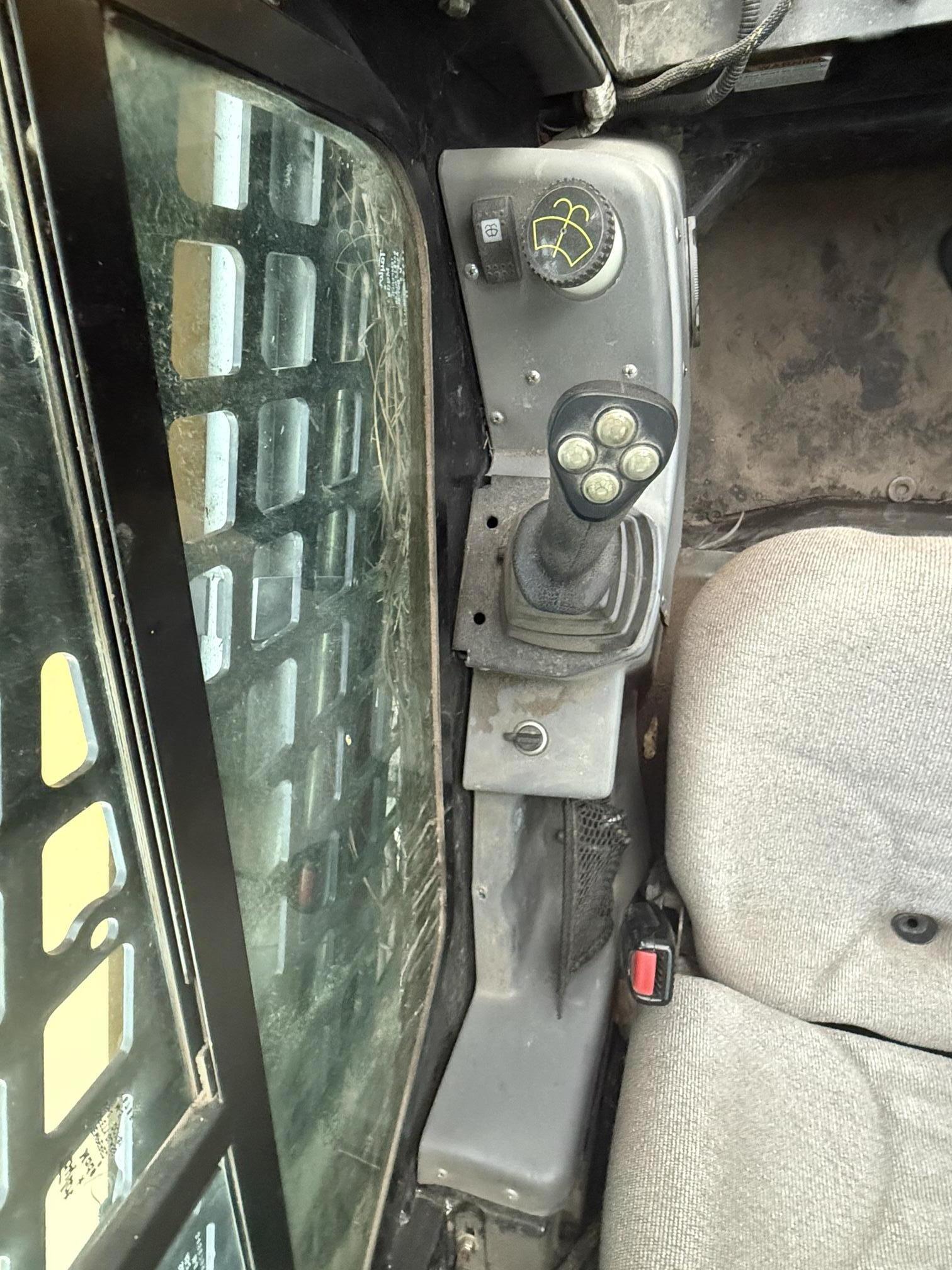 2021 ASV RT 120 - Image 31