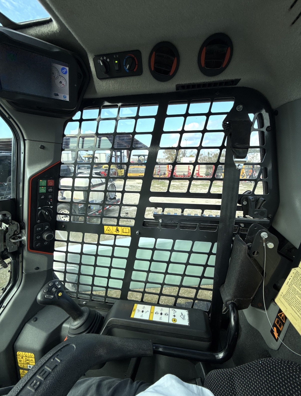 2023 BOBCAT T66 - view 19 of 21