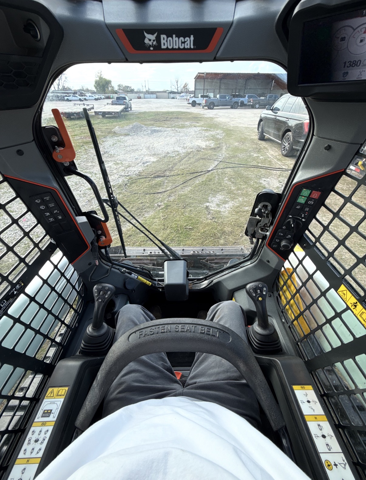 2023 BOBCAT T66 - Image 21