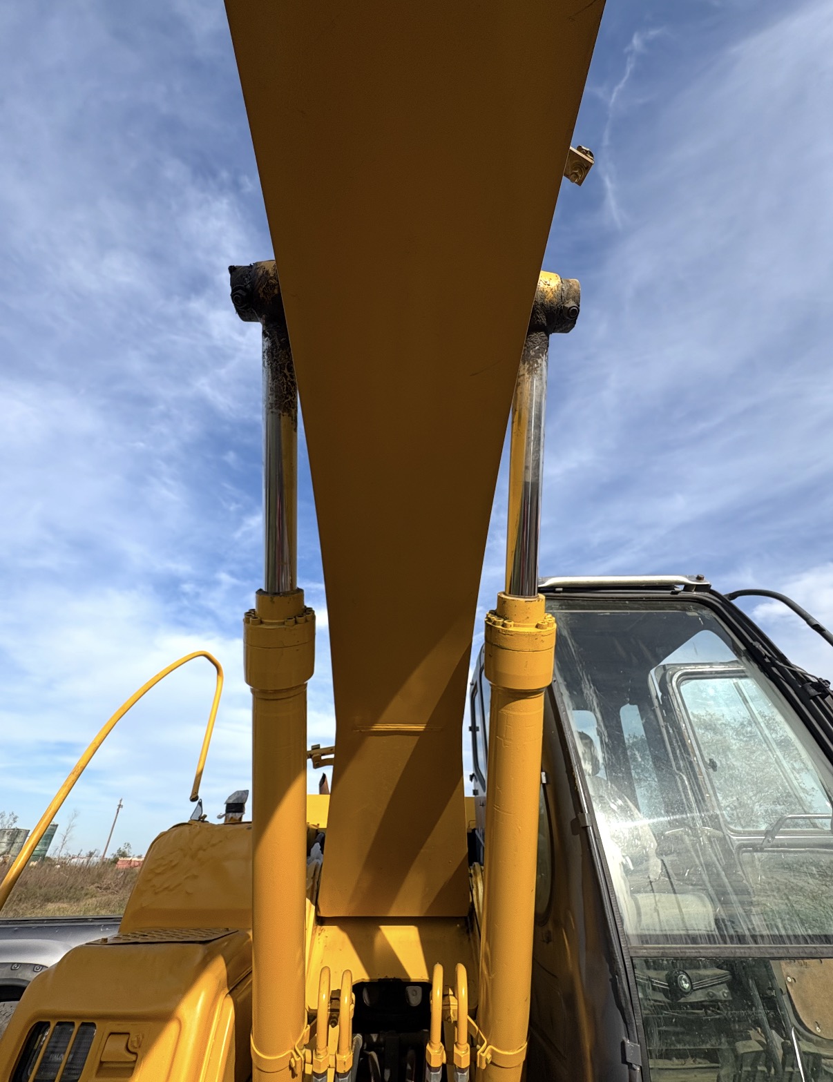 2005 DEERE 200C-LC - Image 18