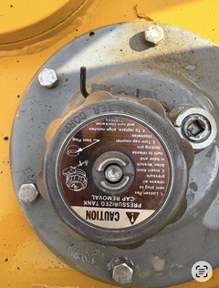 2005 DEERE 200C-LC - Image 26