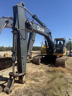 2017 DEERE 210G LC - Image 2