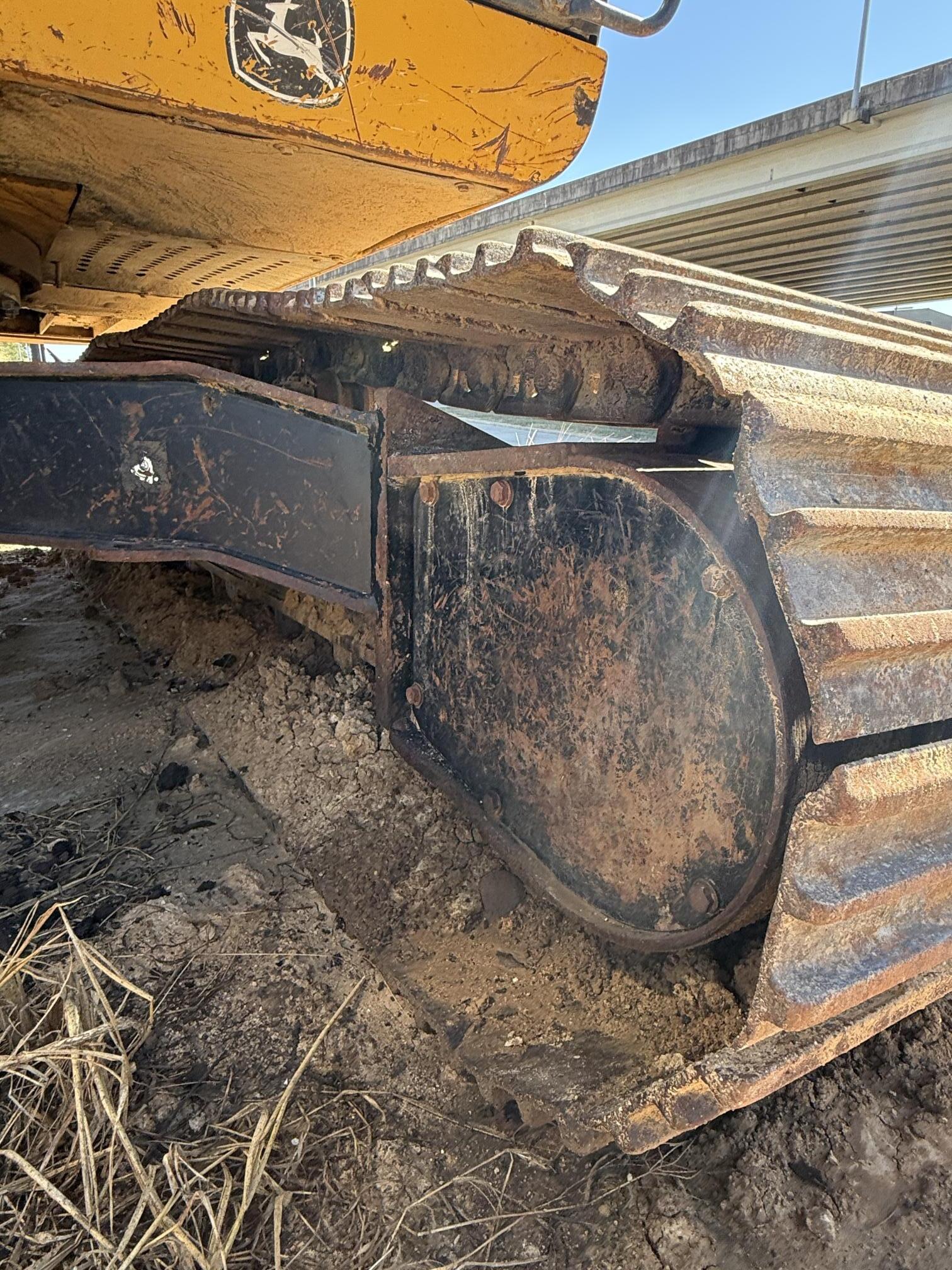 2017 DEERE 210G LC - Image 10