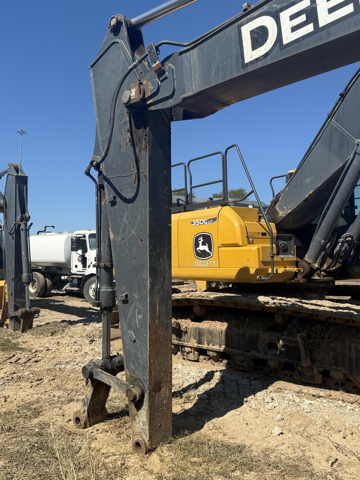 2017 DEERE 210G LC - Image 11