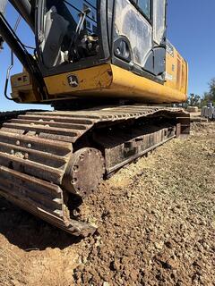 2017 DEERE 210G LC - Image 12