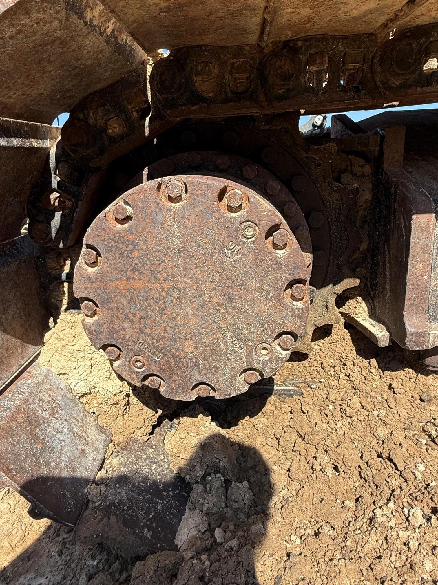 2017 DEERE 210G LC - view 13 of 36