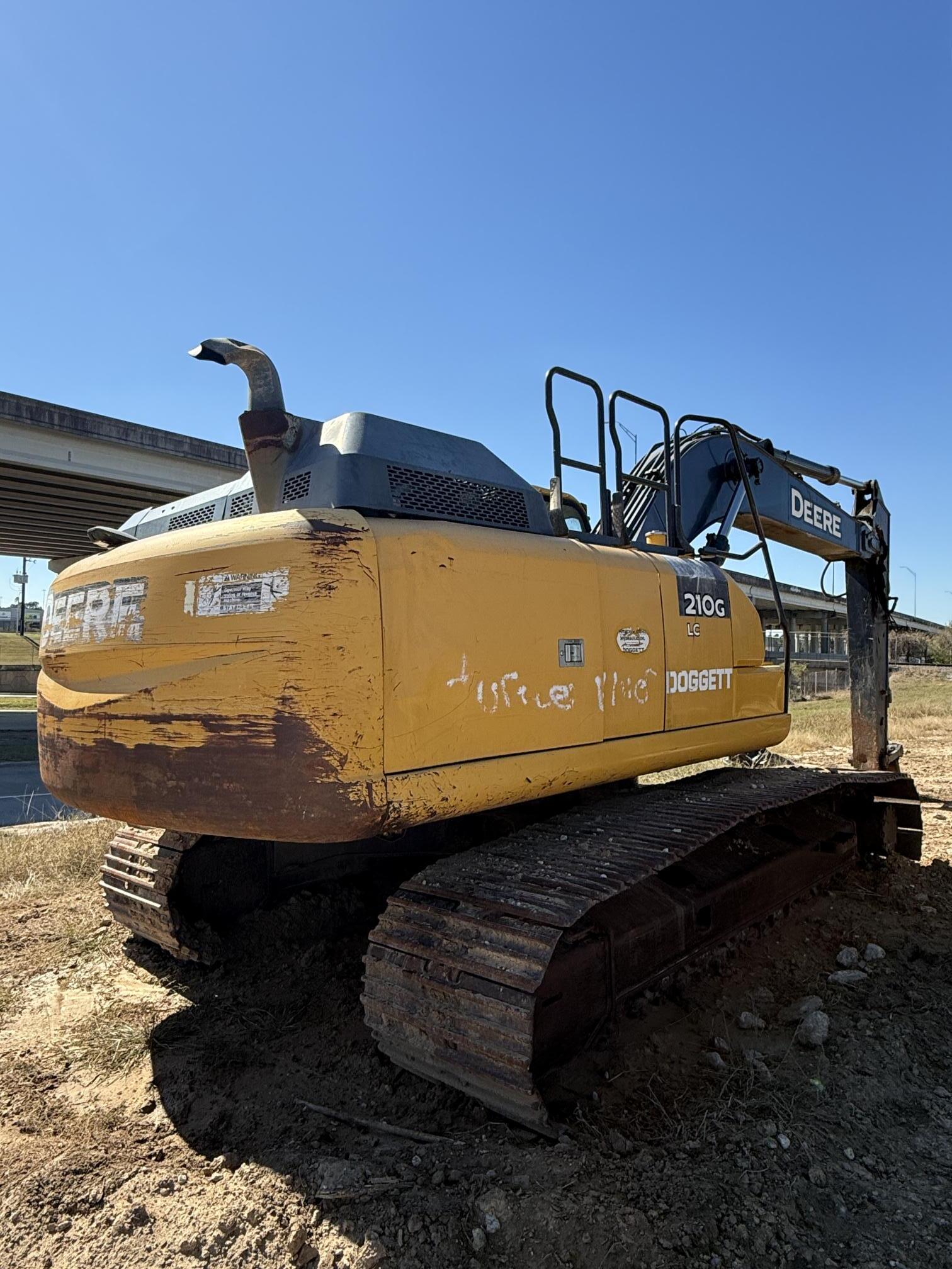 2017 DEERE 210G LC - Image 21