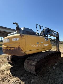 2017 DEERE 210G LC - Image 21