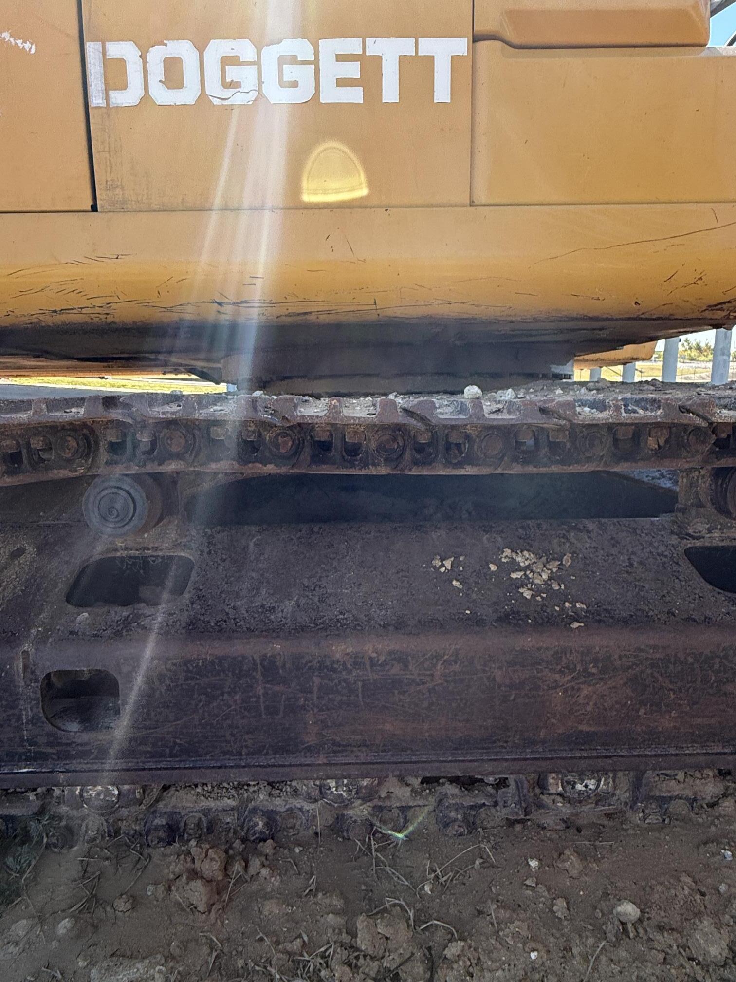 2017 DEERE 210G LC - Image 24