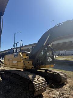 2017 DEERE 210G LC - Image 31