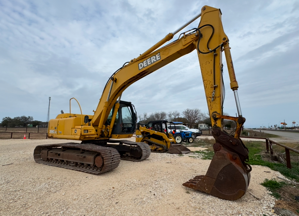 2007 DEERE 200C LC - view 5 of 8