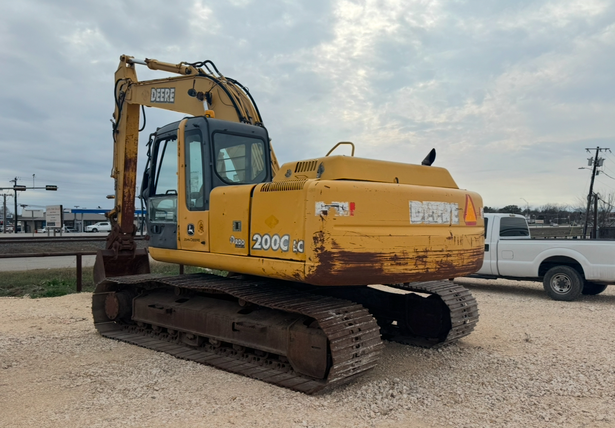 2007 DEERE 200C LC - view 4 of 8