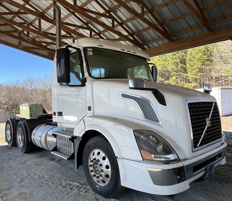 2014 VOLVO - Image 4