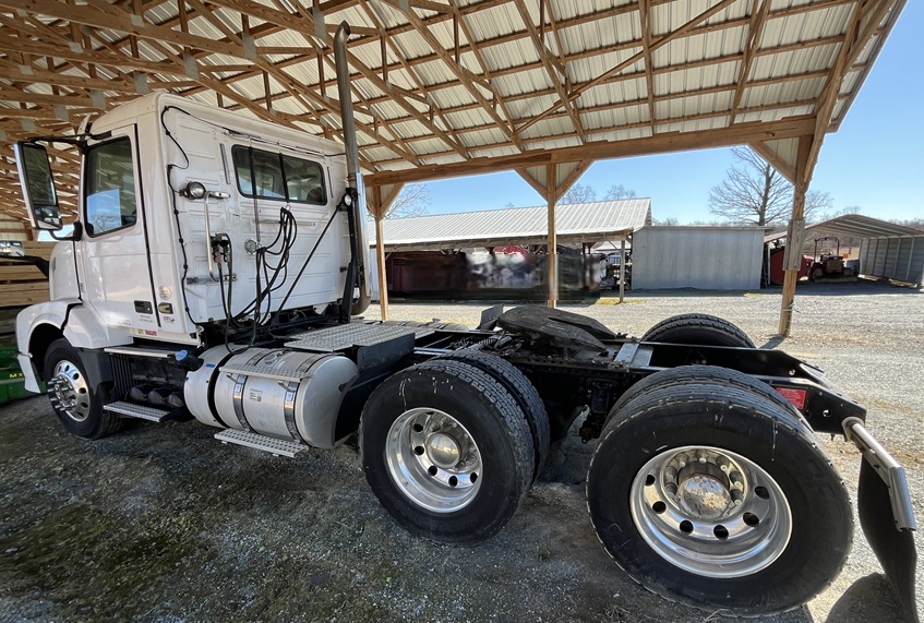 2014 VOLVO - view 6 of 24