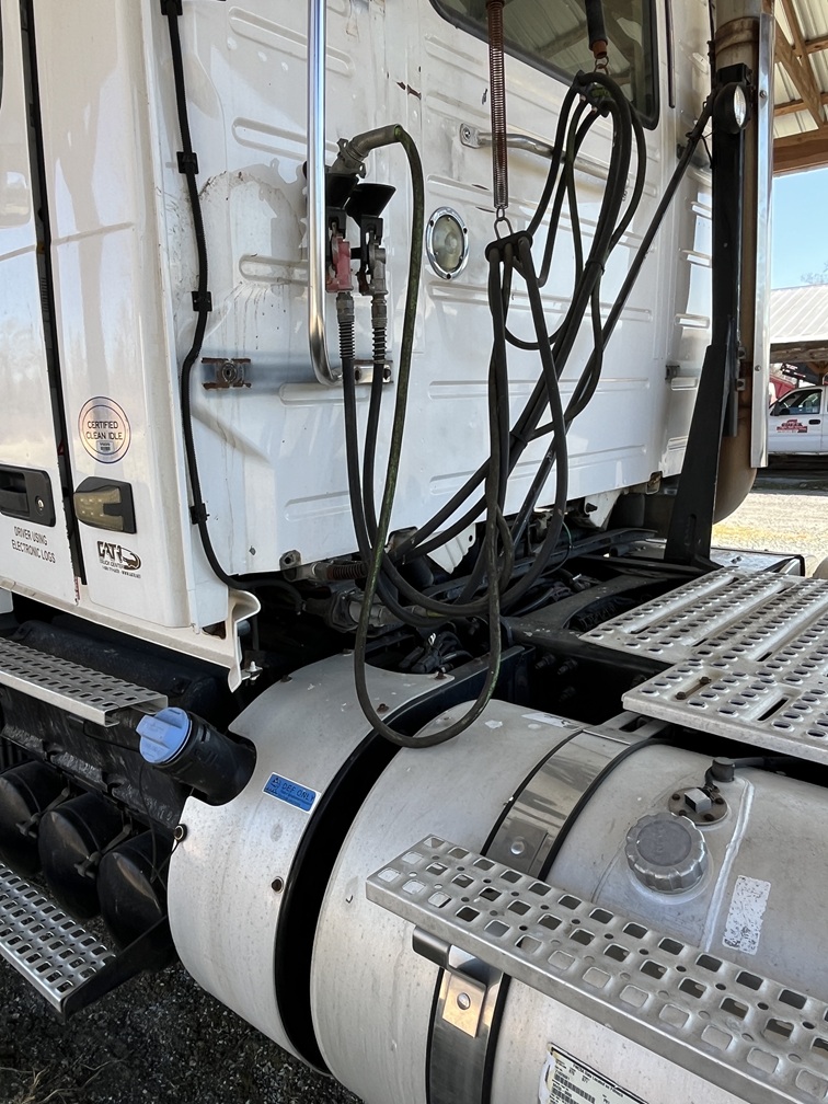 2014 VOLVO - Image 11