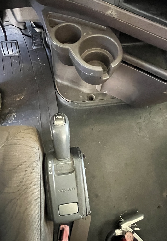 2014 VOLVO - Image 15