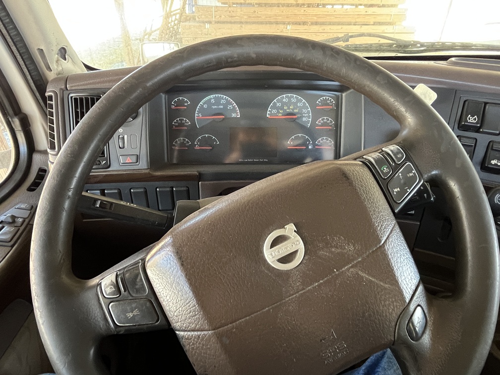 2014 VOLVO - Image 17