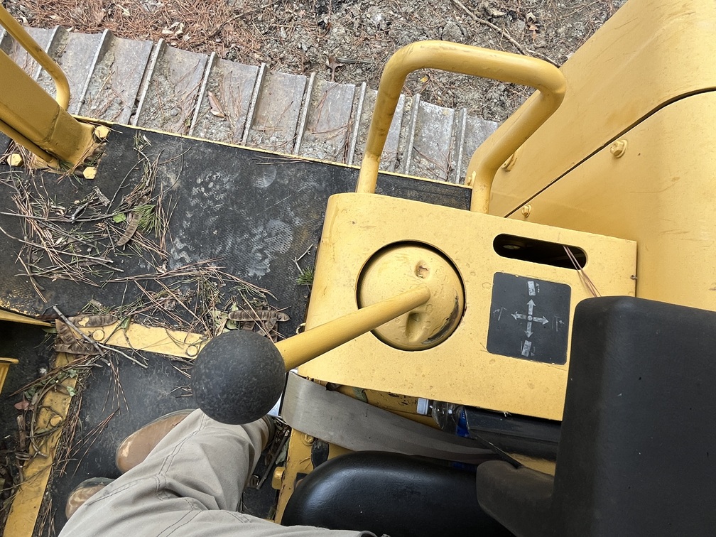 1985 DEERE 750B - Image 21