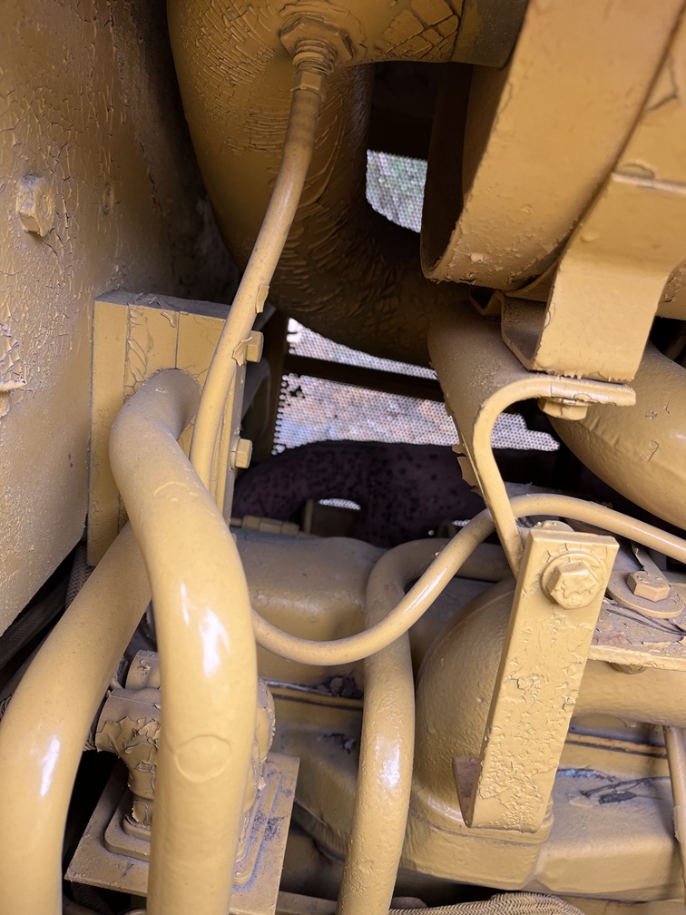 1985 DEERE 750B - Image 32