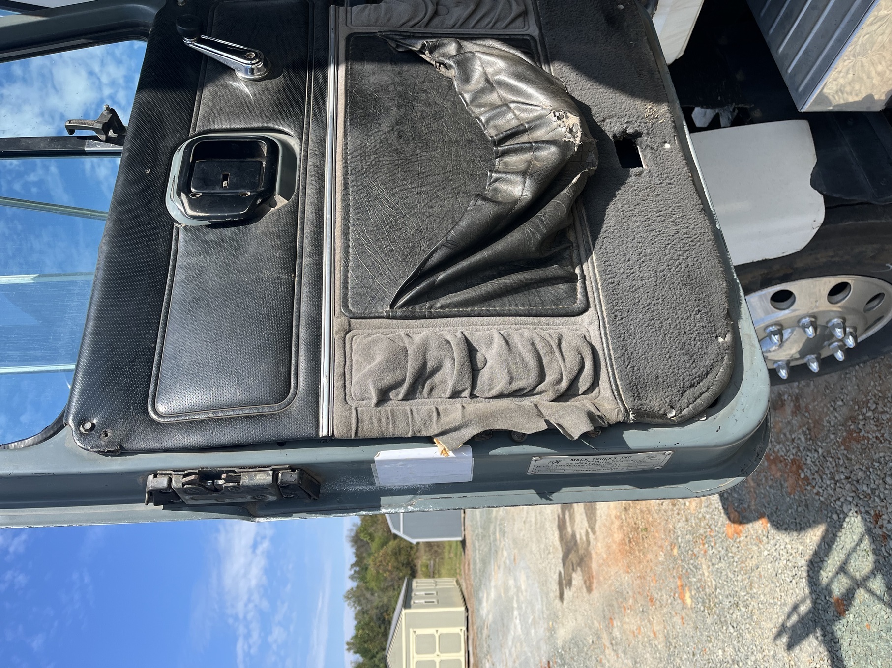 1999 MACK CH-613 - view 9 of 34