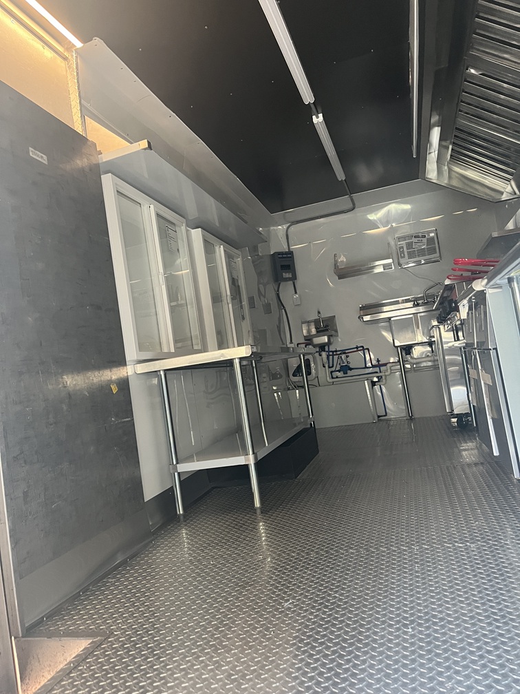 2019 FORD E-450 - view 9 of 15