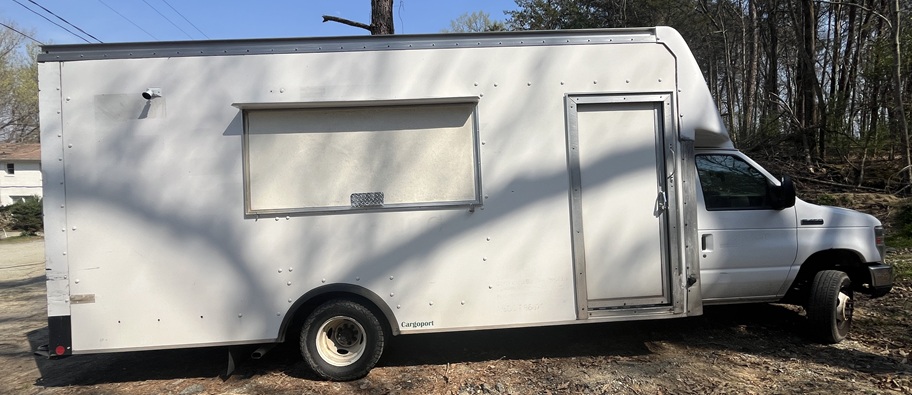 2019 FORD E-450 - view 2 of 15