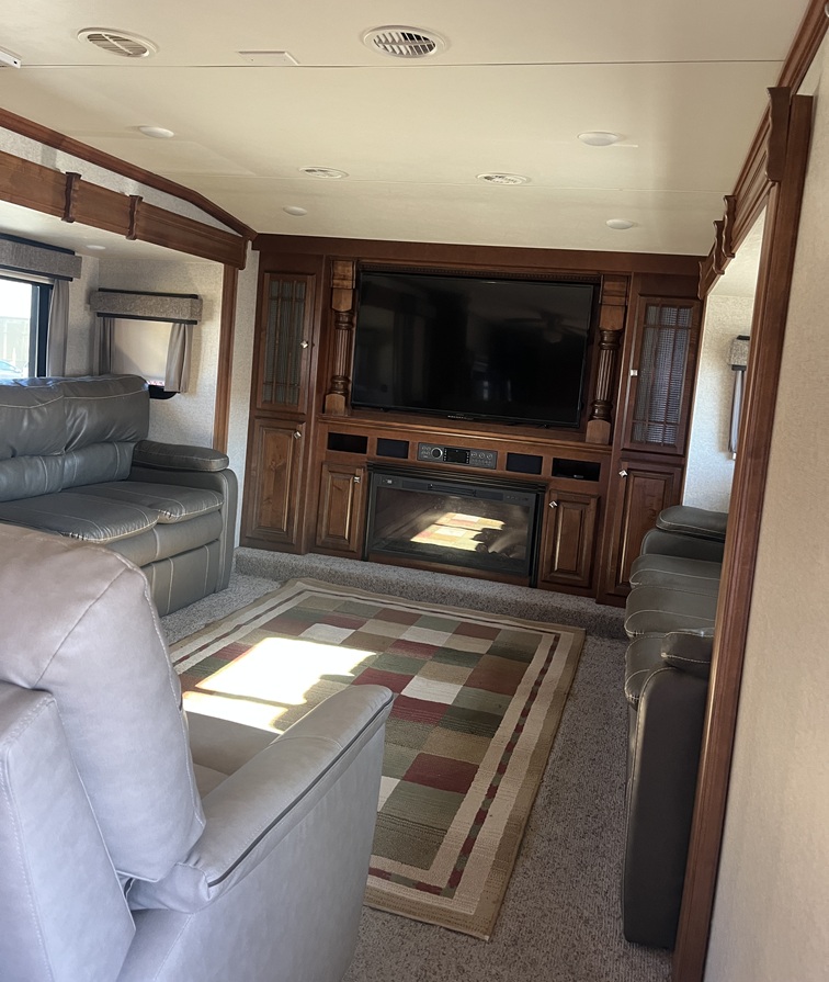 2017 AB BigHorn - view 7 of 20