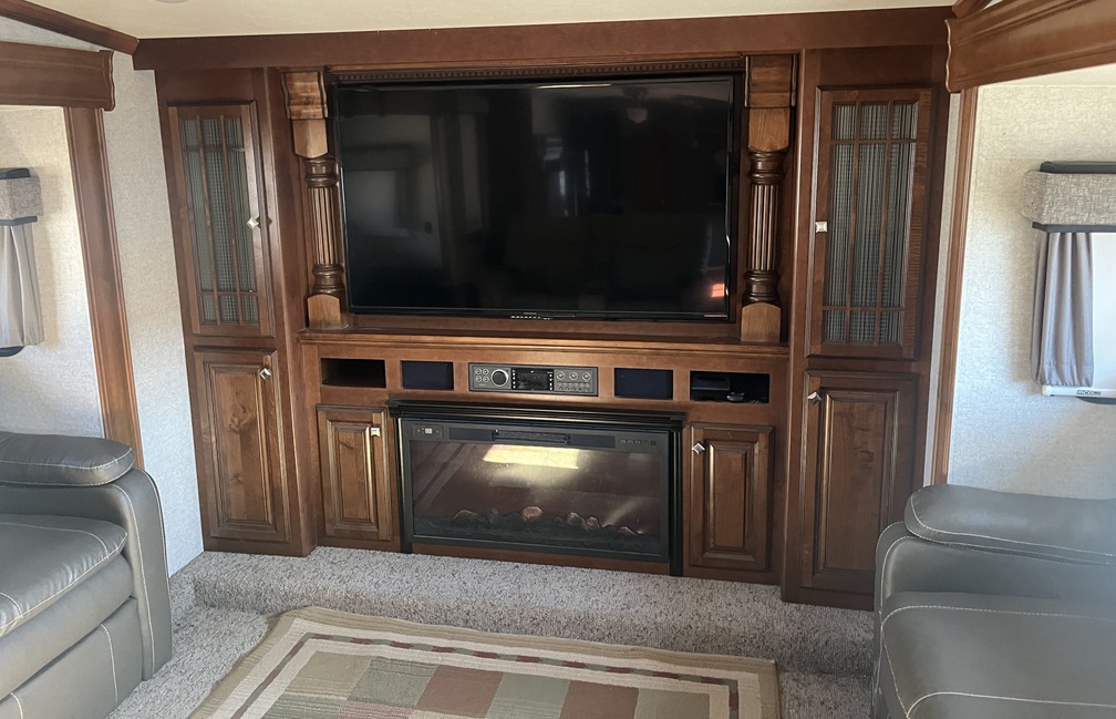 2017 AB BigHorn - Image 8