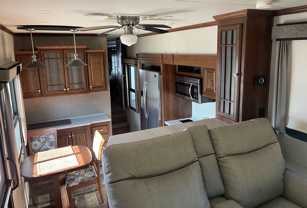 2017 AB BigHorn - Image 9