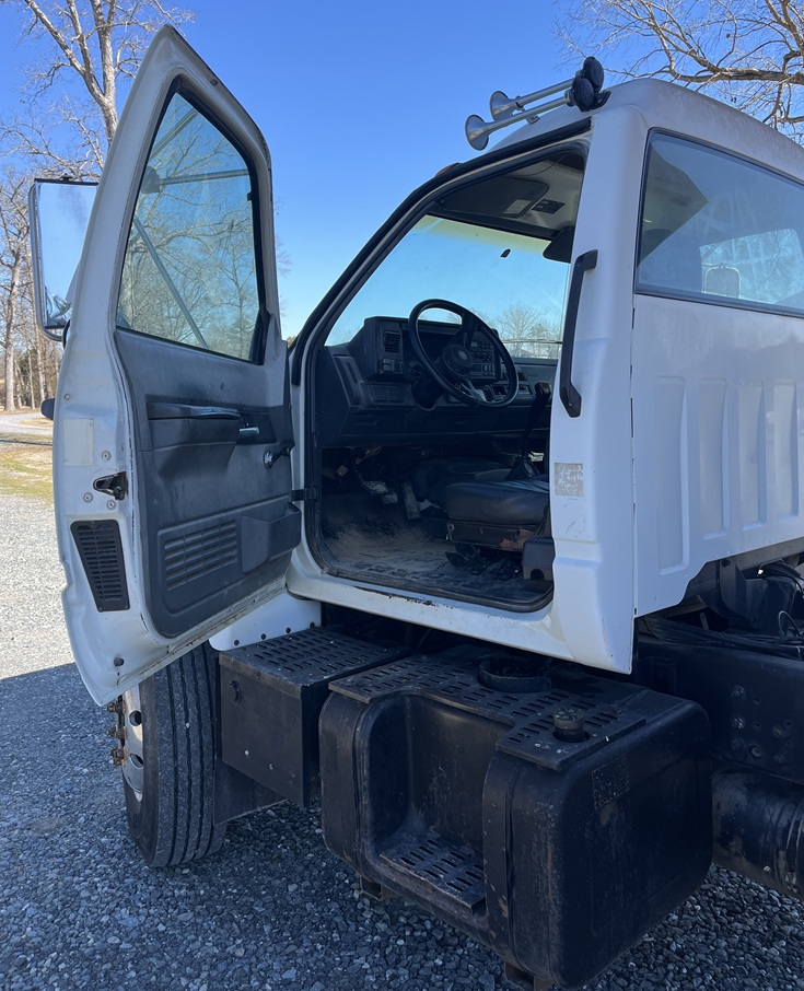 1998 GMC C8500 - Image 9