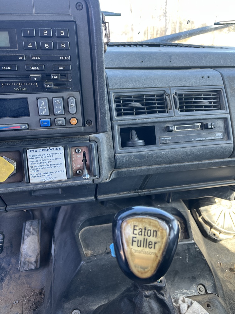 1998 GMC C8500 - view 12 of 19