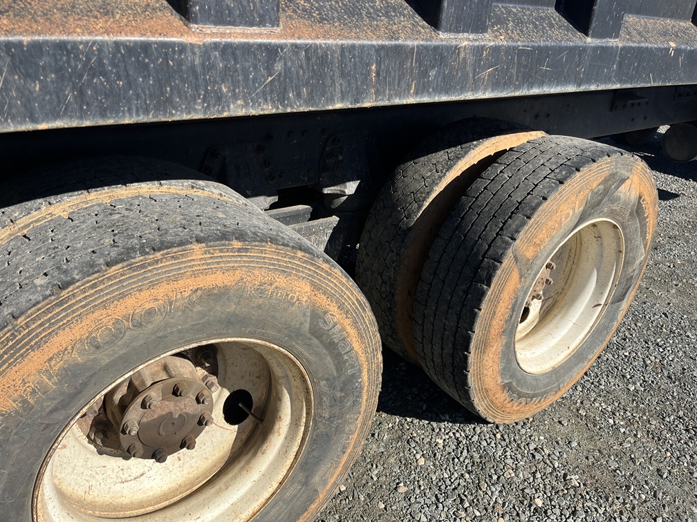 1993 FORD l-9000 - view 11 of 22