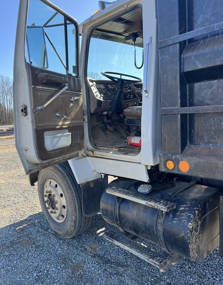 1993 FORD l-9000 - view 15 of 22