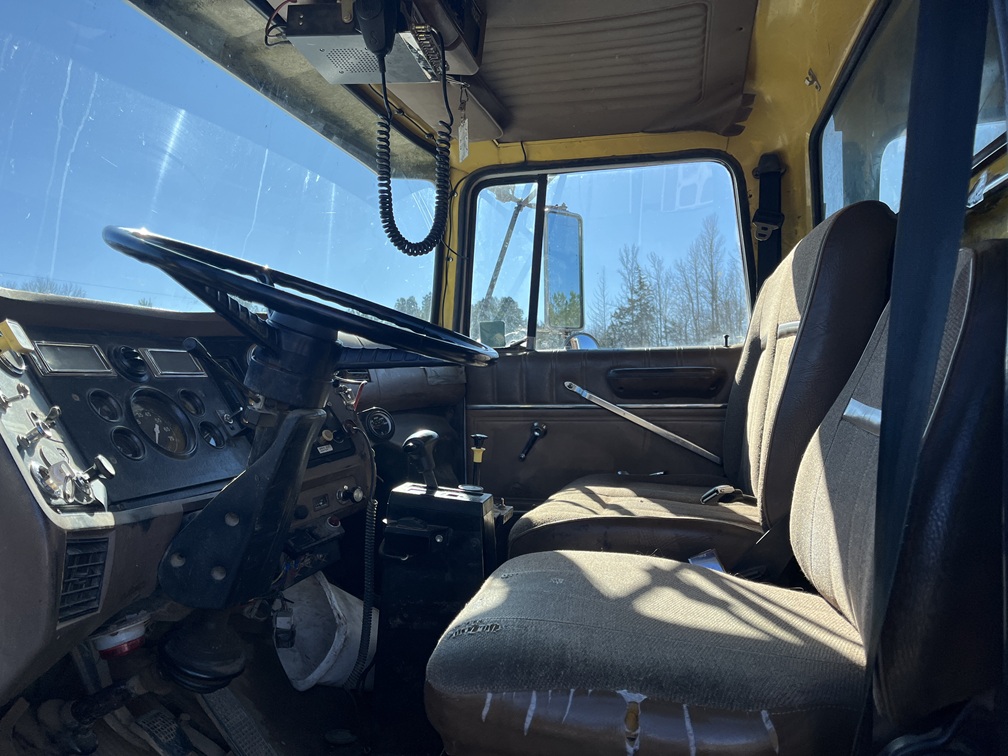 1993 FORD l-9000 - view 16 of 22