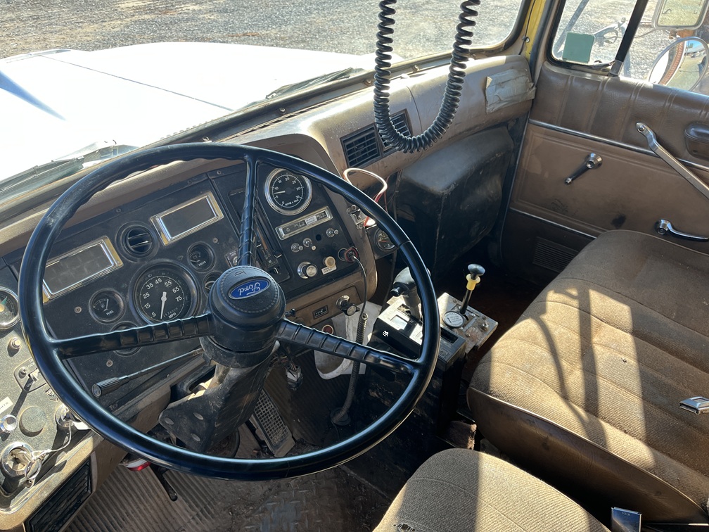 1993 FORD l-9000 - view 17 of 22