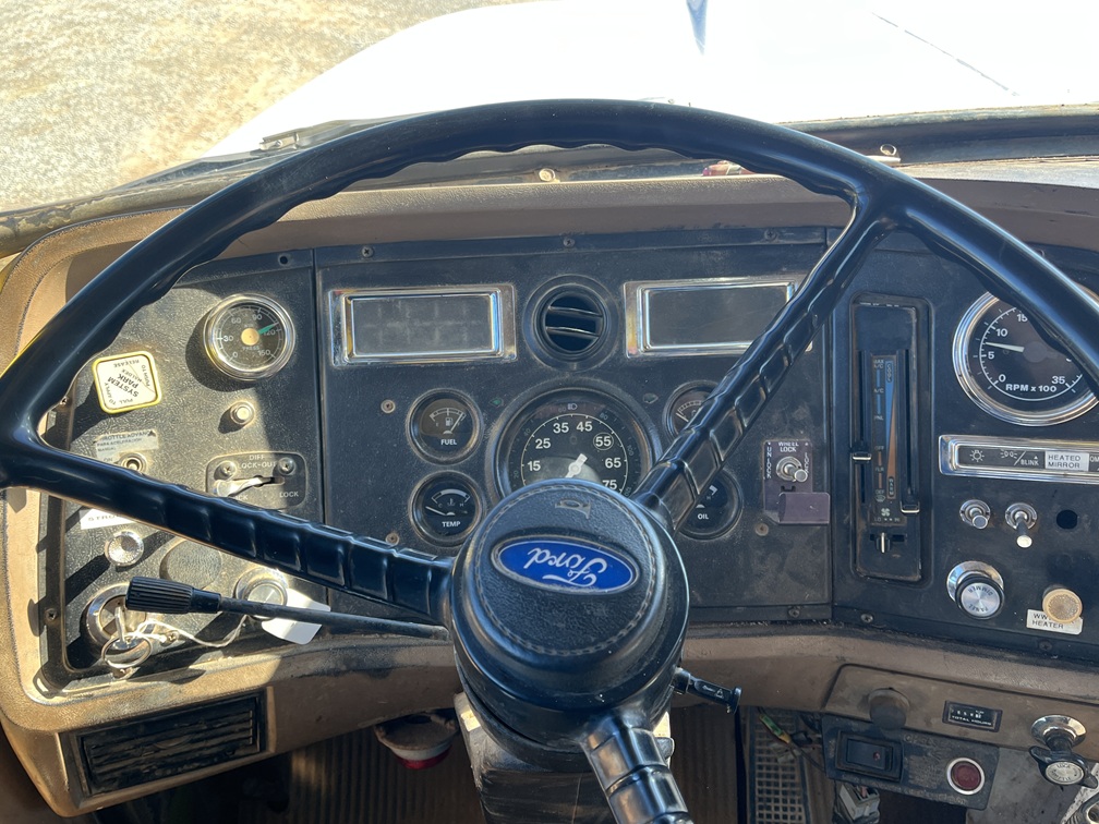 1993 FORD l-9000 - view 18 of 22