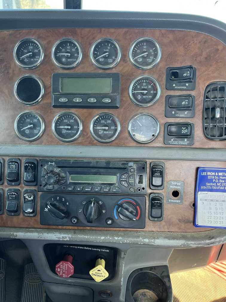 2007 PETERBILT 386 - Image 15