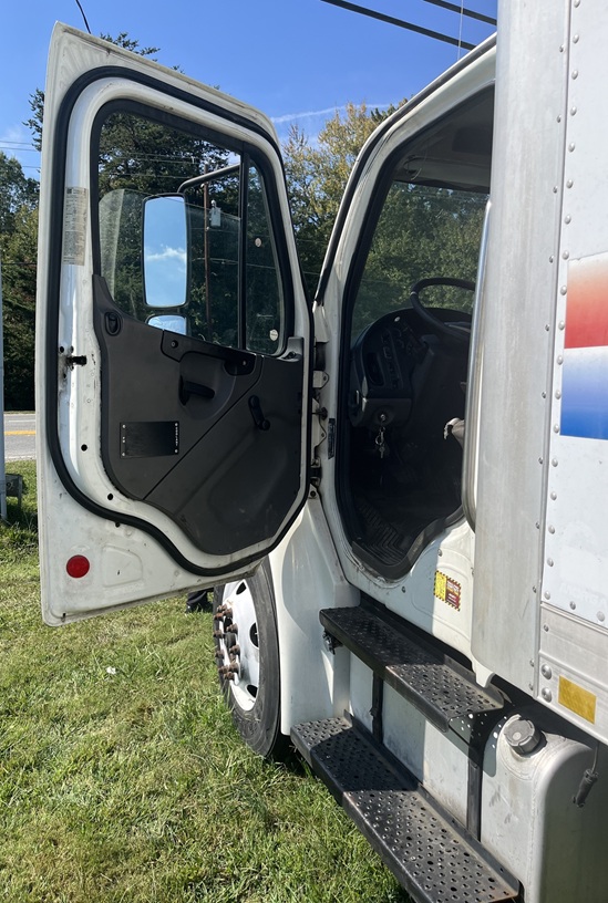 2006 FREIGHTLINER M2 106 - view 18 of 22