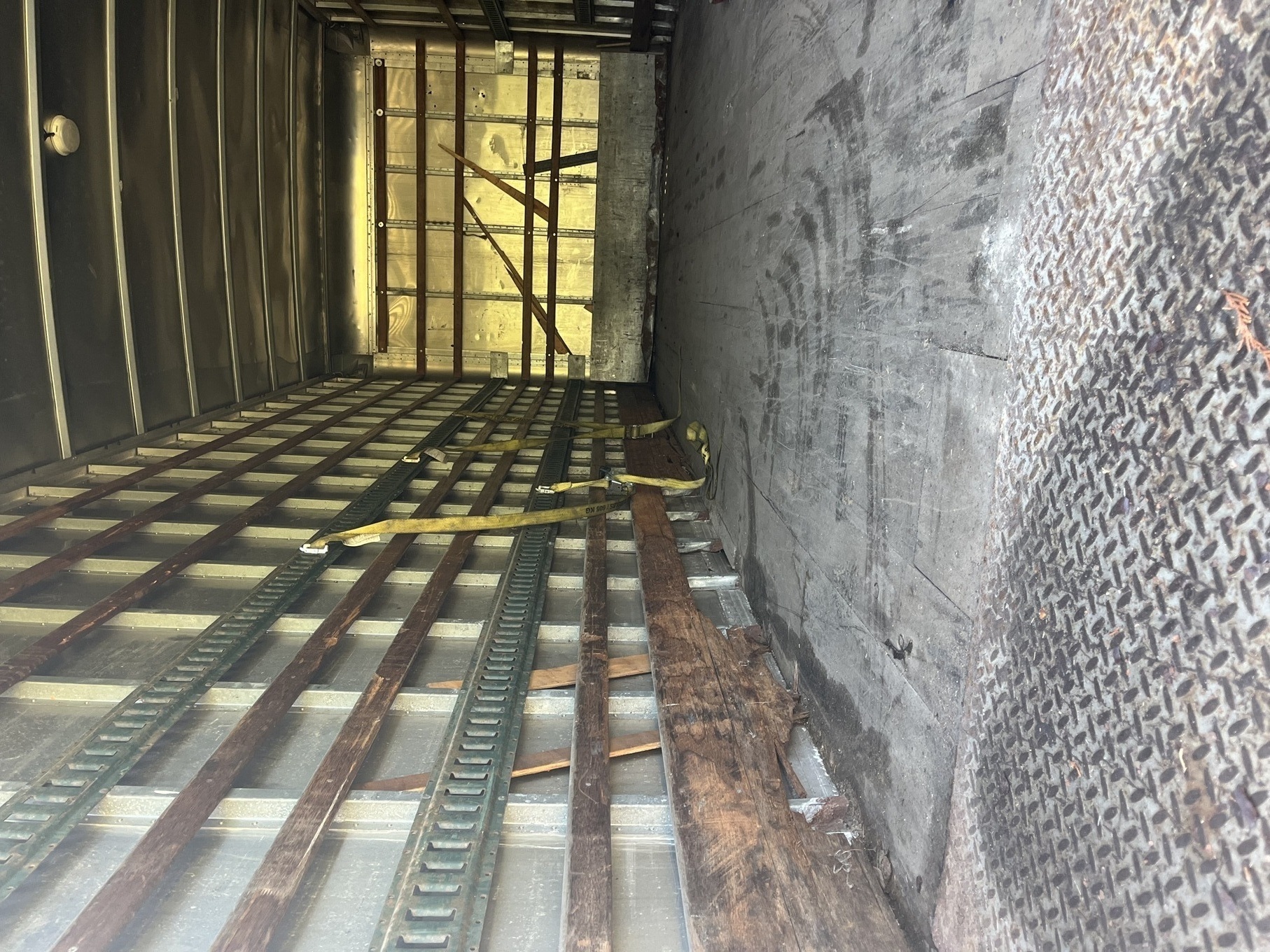 2006 FREIGHTLINER M2 106 - Image 9