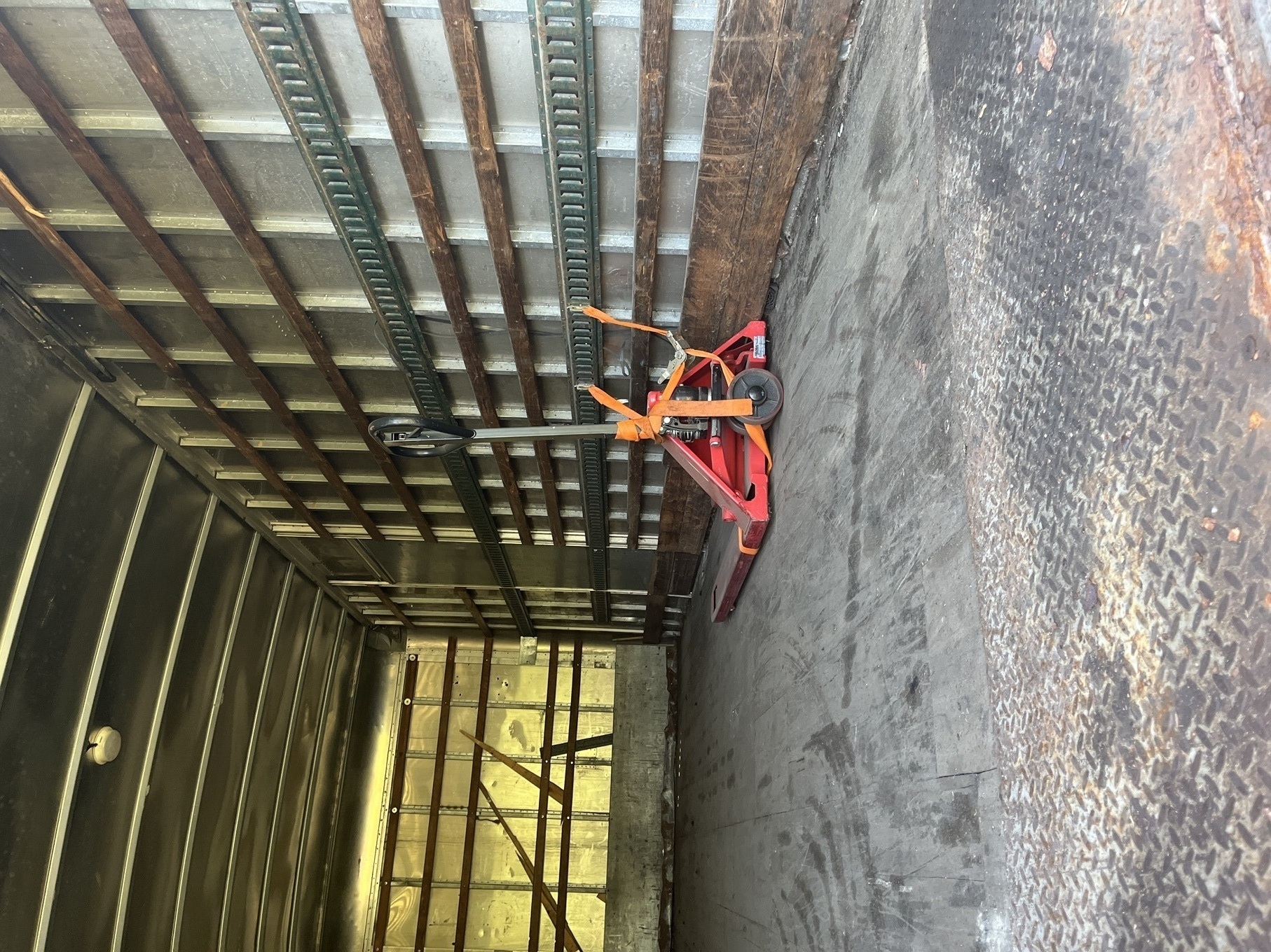 2006 FREIGHTLINER M2 106 - Image 8