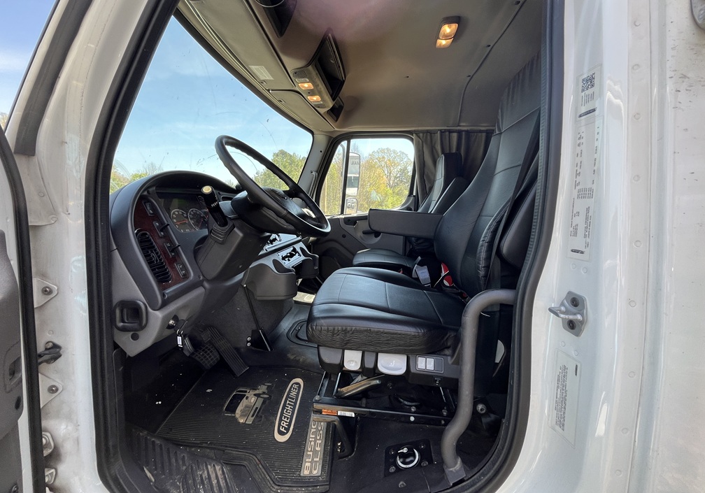 2023 FREIGHTLINER M2 - view 12 of 17