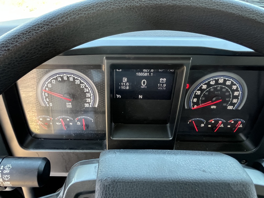 2024 MACK - view 13 of 19