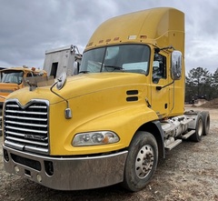 2009 MACK CXU 613 - Image 2