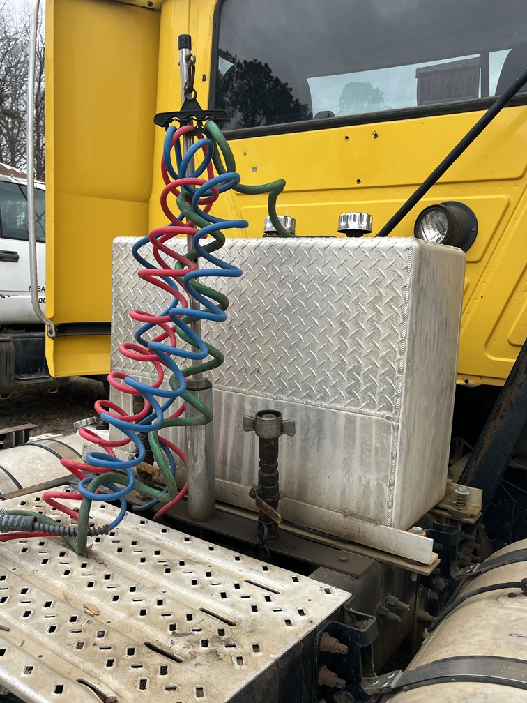 2009 MACK CXU 613 - view 8 of 20